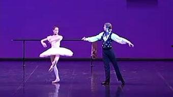 芭蕾成人介绍视频教学,成人学员的优雅启程